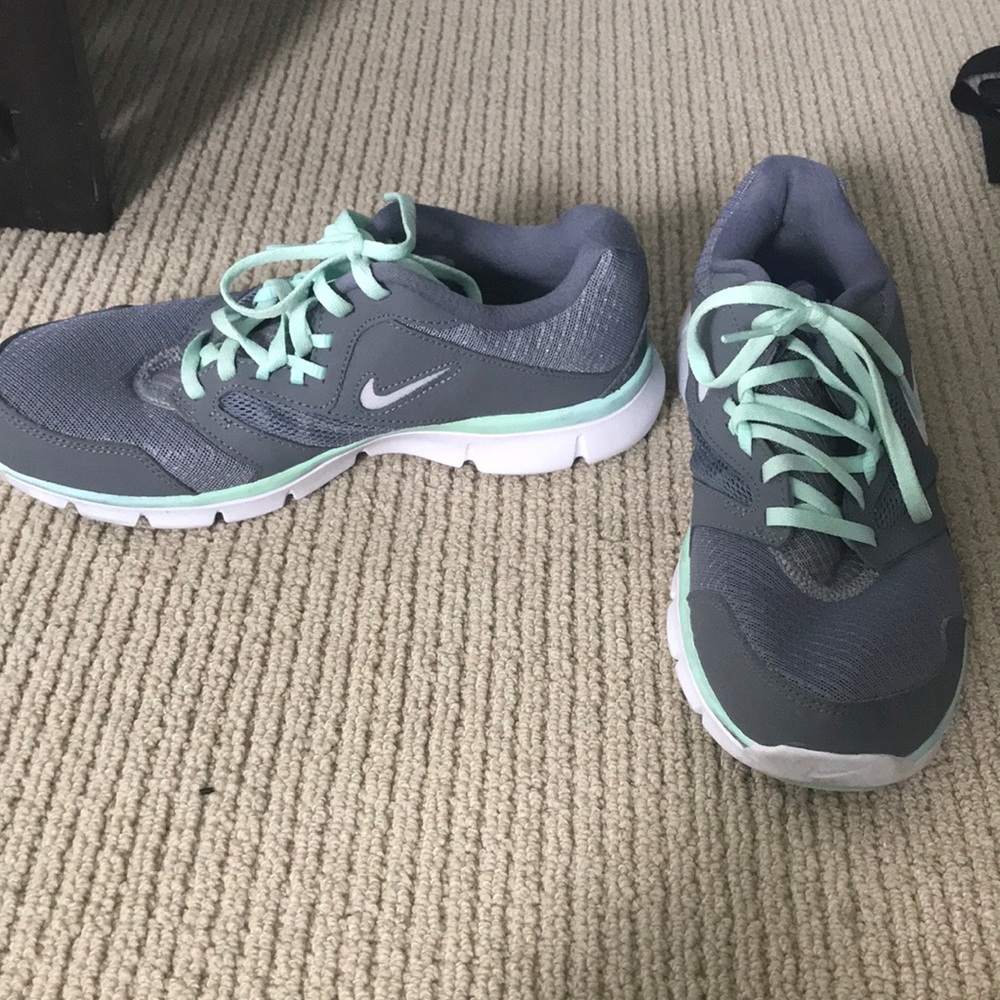 Worn once Nike running sneakers